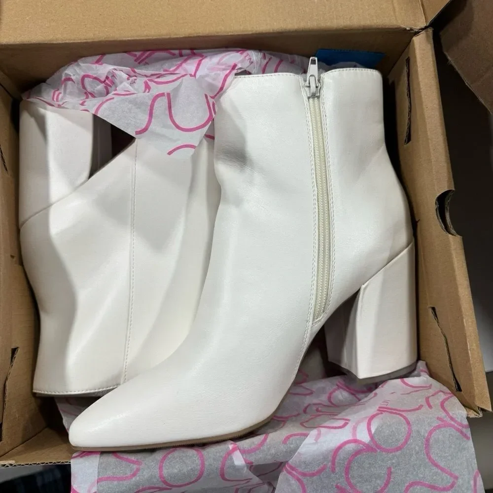 Sugar Women's Winter Chelsea Booties Size 8.5 NEW # Box 966